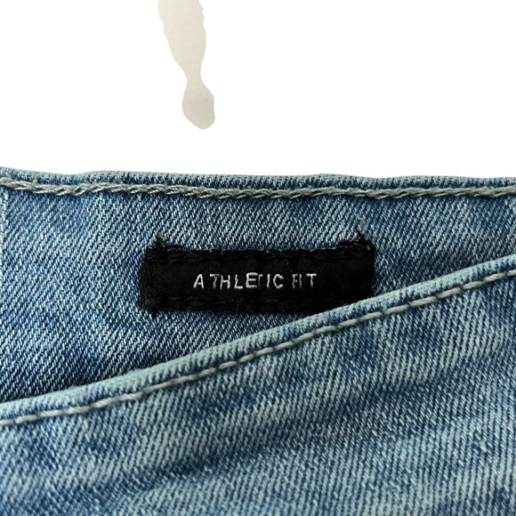 Kenneth Cole Mens Light Wash Athletic Fit Denim Jeans 32x32 Button Fly  5-Pocket - Picture 7 of 12